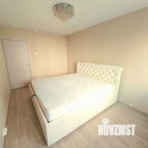 2-к квартира, вторичка, 63м2, 1/17 этаж