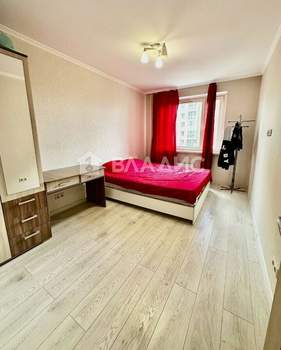 3-к квартира, вторичка, 72м2, 9/19 этаж