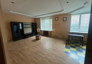 2-к квартира, вторичка, 57м2, 1/3 этаж