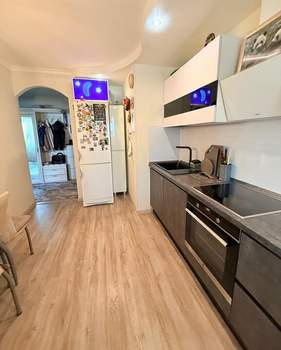 2-к квартира, вторичка, 58м2, 9/17 этаж