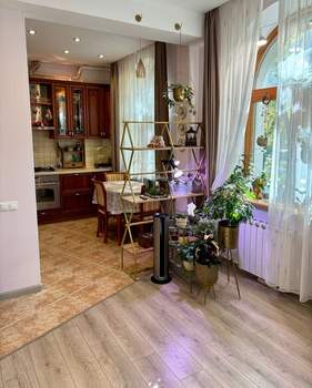 2-к квартира, вторичка, 52м2, 1/3 этаж