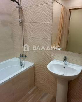 3-к квартира, вторичка, 74м2, 6/17 этаж