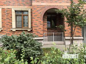 2-к квартира, вторичка, 45м2, 1/8 этаж