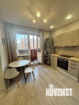 2-к квартира, вторичка, 63м2, 9/17 этаж