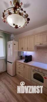 2-к квартира, вторичка, 58м2, 9/17 этаж