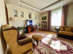 4-к квартира, вторичка, 186м2, 1/4 этаж