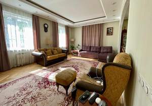 4-к квартира, вторичка, 186м2, 1/4 этаж