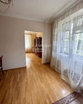 3-к квартира, вторичка, 124м2, 2/4 этаж